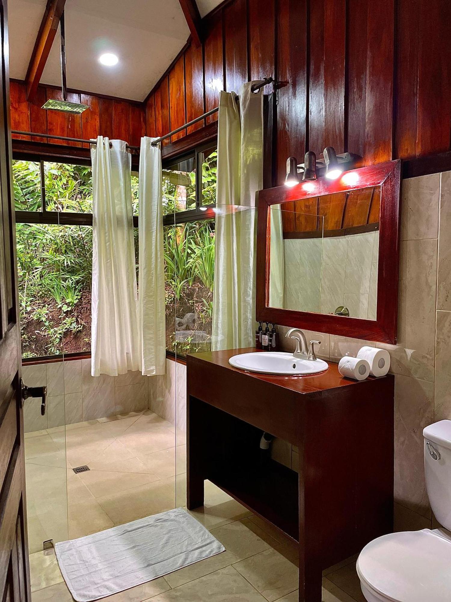 Heliconias Rainforest Lodge Бихагуа Экстерьер фото