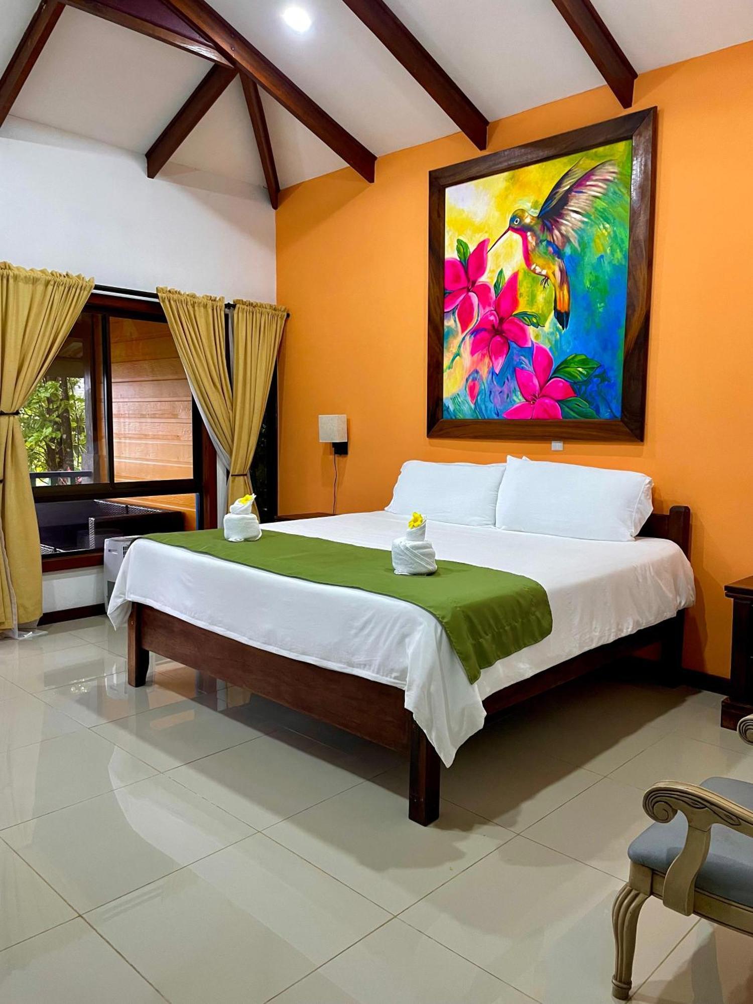 Heliconias Rainforest Lodge Бихагуа Экстерьер фото